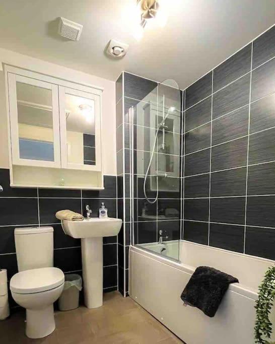 Loch Leven Getaway - 2 Bed House Apartment Kinross Exterior foto